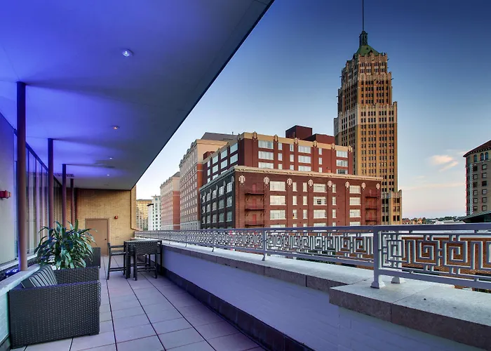 Drury Plaza Hotel San Antonio Riverwalk